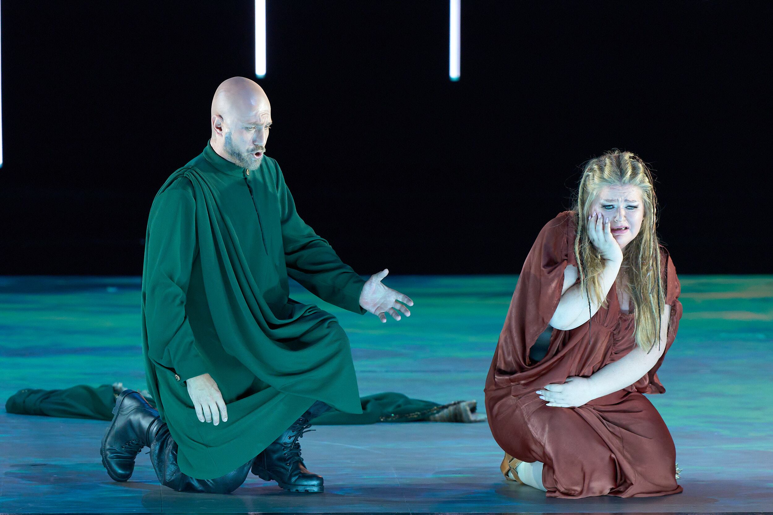 Paco Azorín invoca a Kubrick para una 'Aida' en el Maestranza que acaba traicionando su propio lema