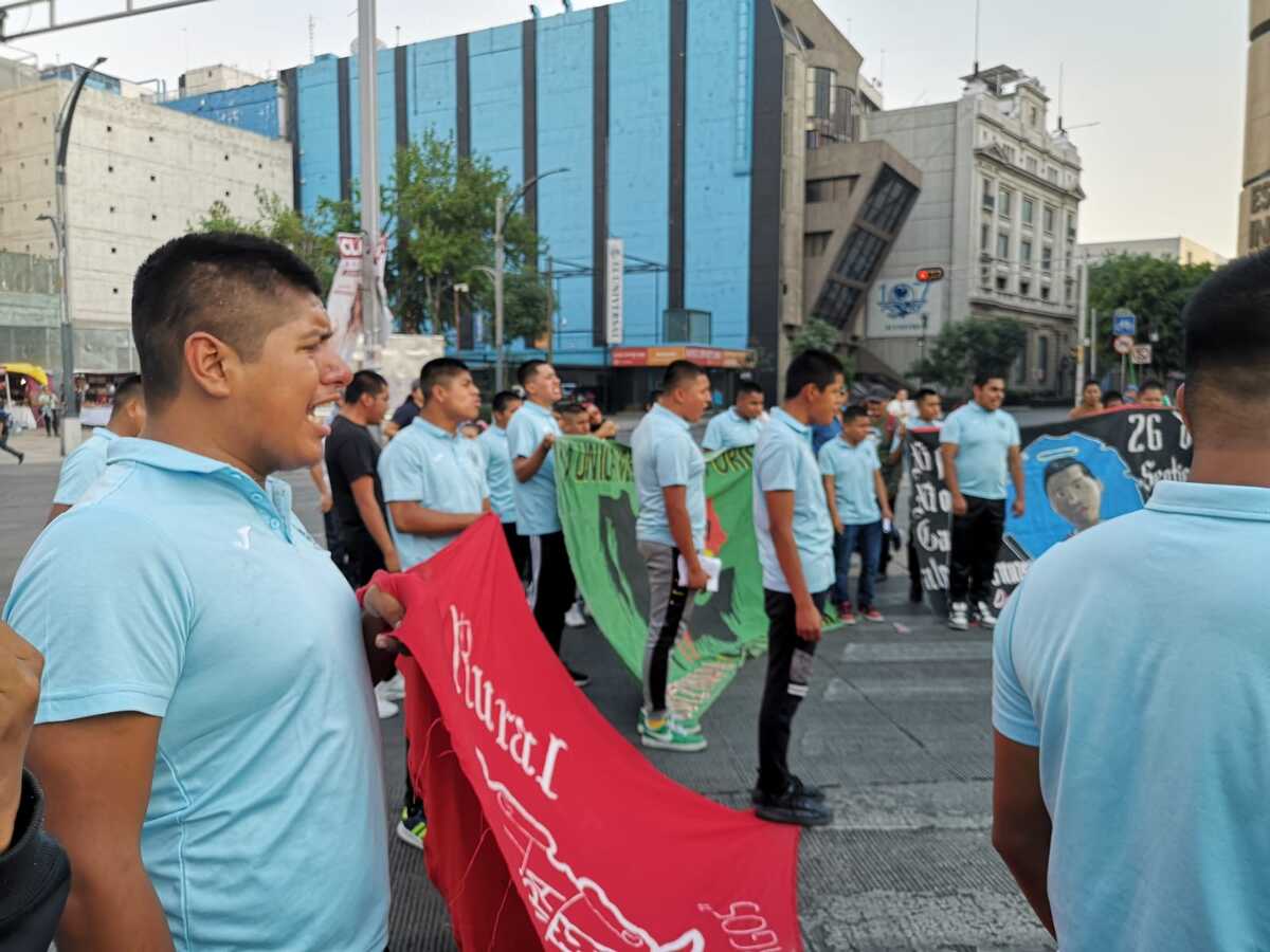 Normalistas de Ayotzinapa niegan vínculos con artefactos explosivos