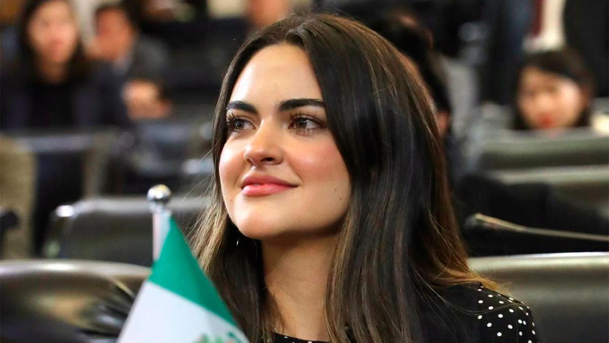 Se registra Andrea Chávez en Morena; busca "terminar con 100 años del PRIAN" en Chihuahua