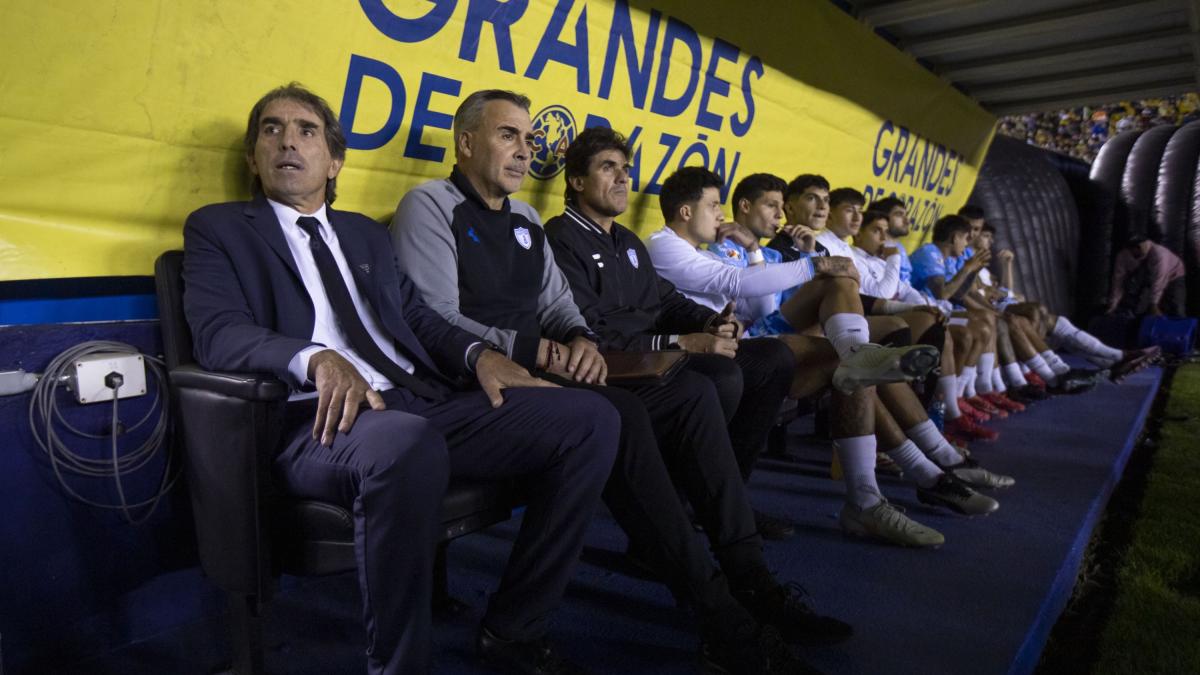 Guillermo Almada ya está en México; hay arreglo con el América