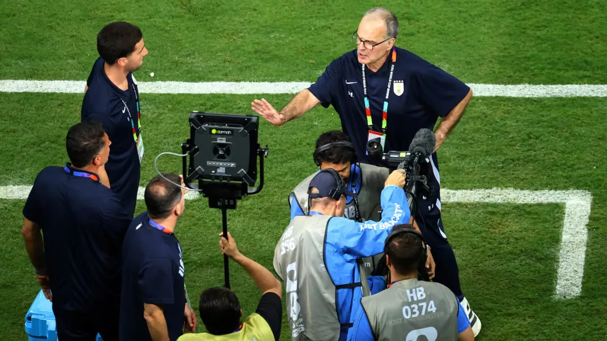 el enojo de Marcelo Bielsa con un periodista después de la eliminación de Uruguay del Mundial