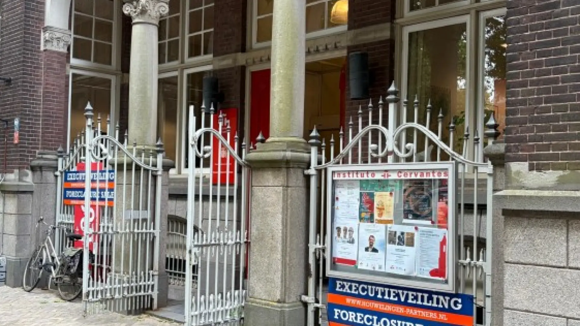 Los acreedores de España por el 'hachazo' a las renovables dan un paso más para subastar el Instituto Cervantes de Utrecht