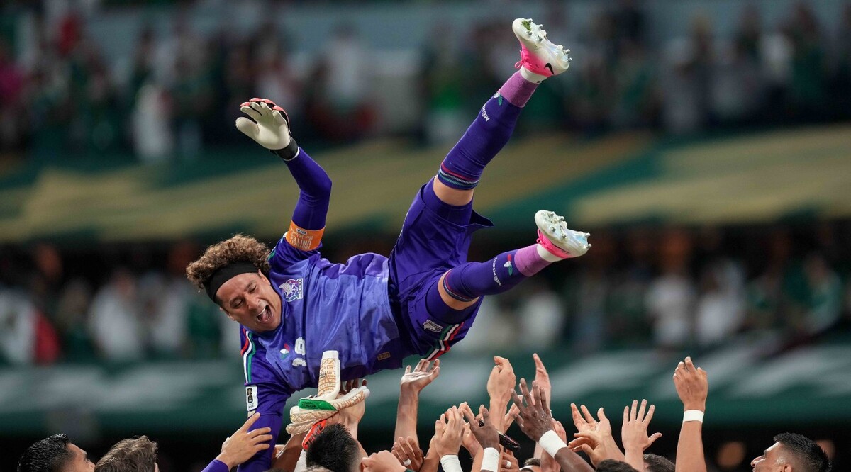 Guillermo Ochoa, el portero que se volvió ídolo en los Mundiales