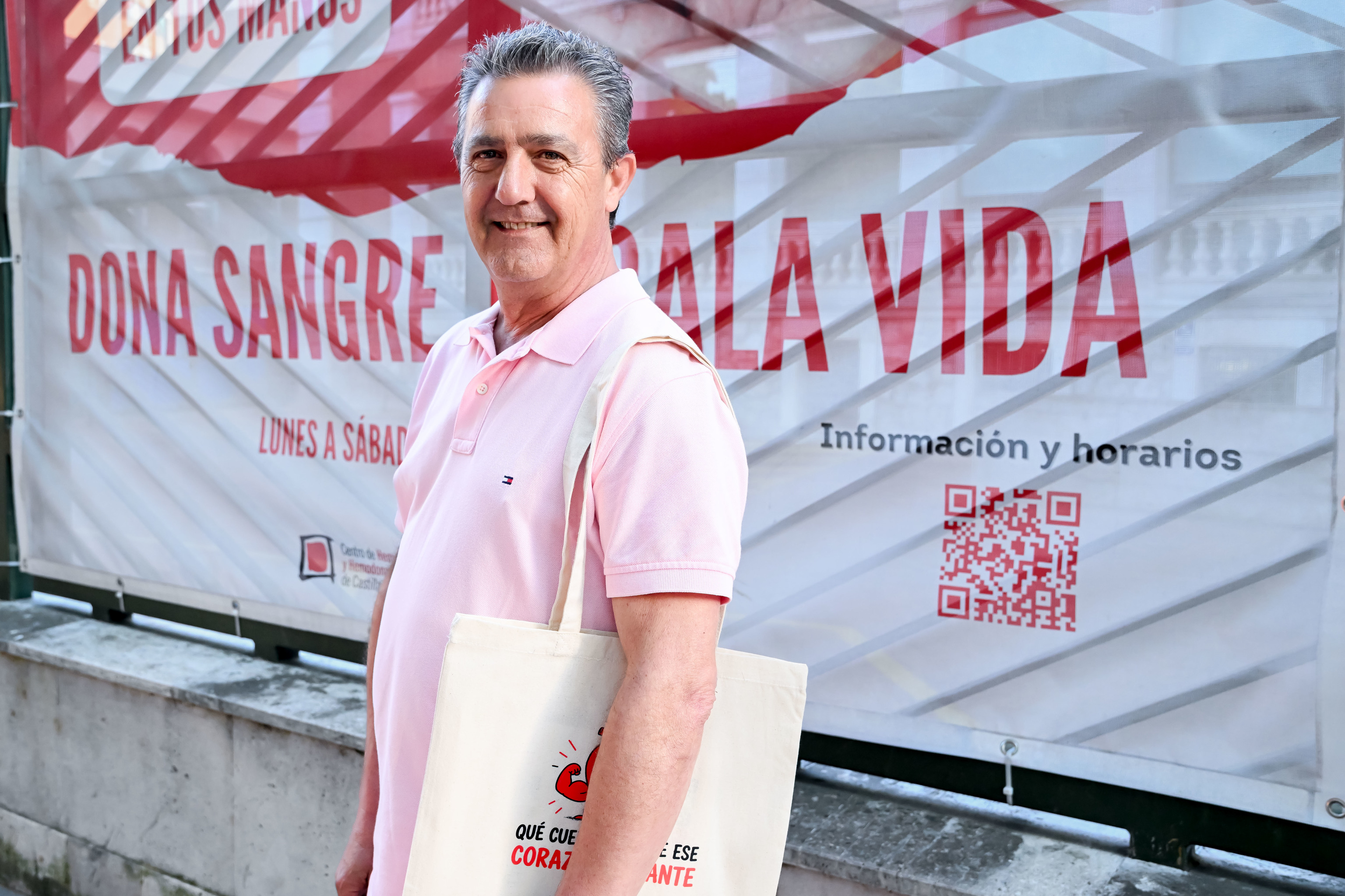 Manuel fue el primer paciente tratado con terapia CAR-T en Salamanca: "Soy el uno; me llamaba a mí mismo la cobaya"