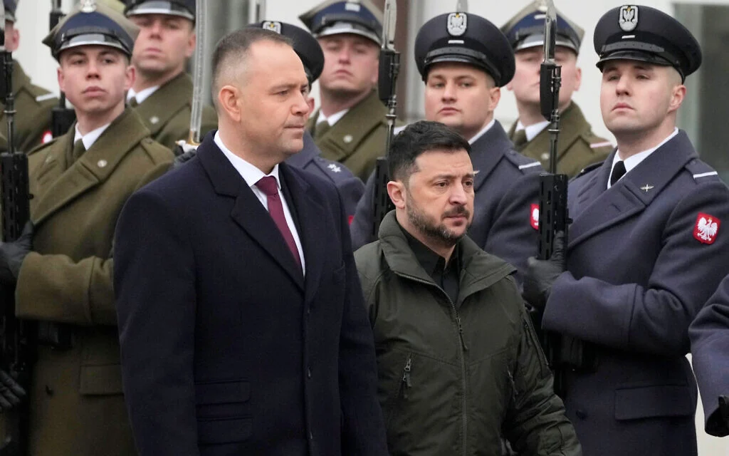 Top Ukrainian officials return Polish awards in row over WWII massacres