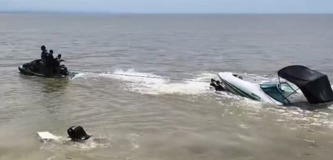 Rescatan a diez personas de naufragio en el golfo de Urabá; embarcación no tenía matrícula