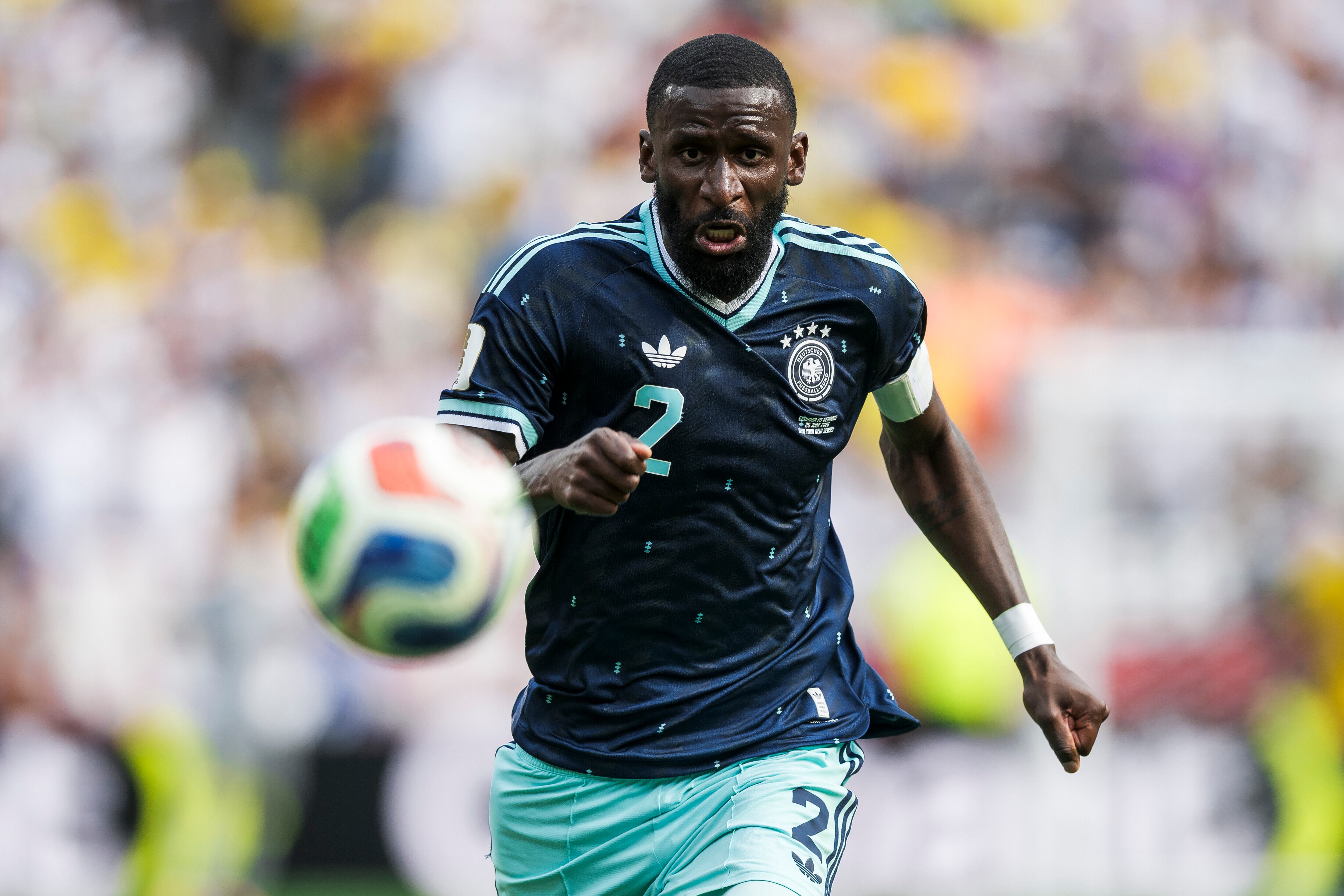 Antonio Rüdiger, el hijo pequeño de dos refugiados de Sierra Leona al que Alemania cuestiona por hacer "cosas inaceptables"