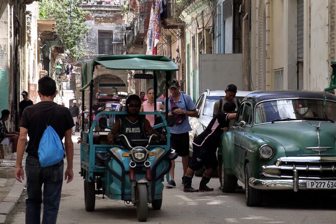 Cuba aprobó un paquete de reformas de libre mercado en un giro económico sin precedentes