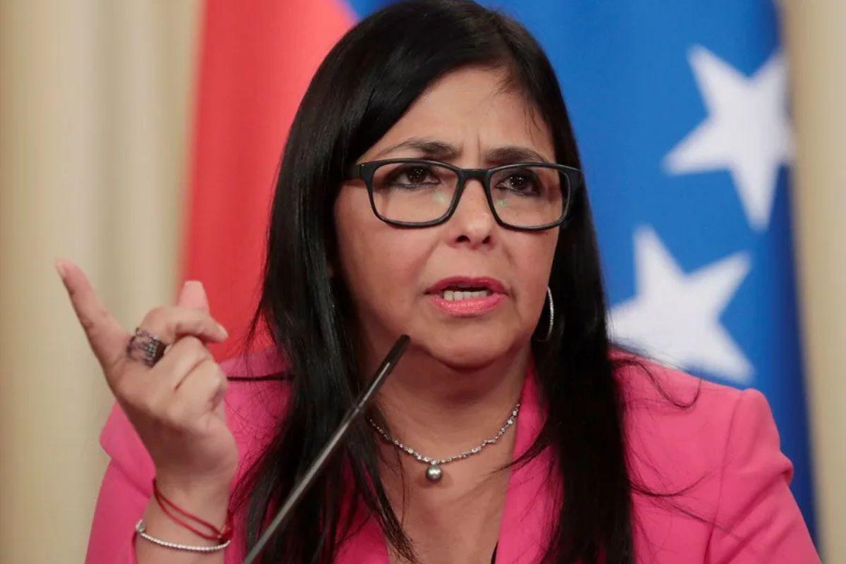 Delcy Rodríguez anuncia la militarización de La Guaira