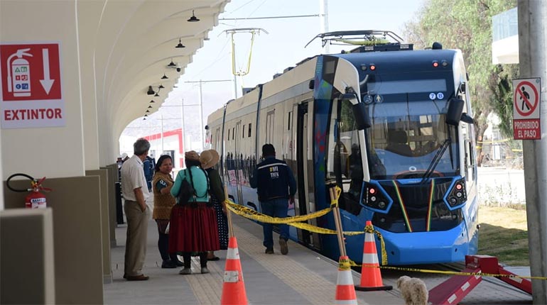 Tren Metropolitano habilita pasajes gratuitos para policías y militares durante todo el mes de junio