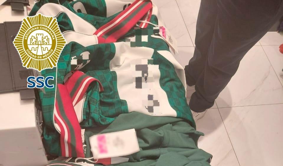 Hombre roba playeras de la Selección Mexicana de futbol en CdMx
