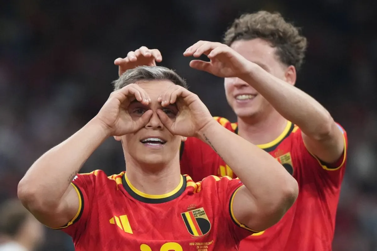 Bélgica goleó 5-1 a Nueva Zelanda y terminó primera en el Grupo G