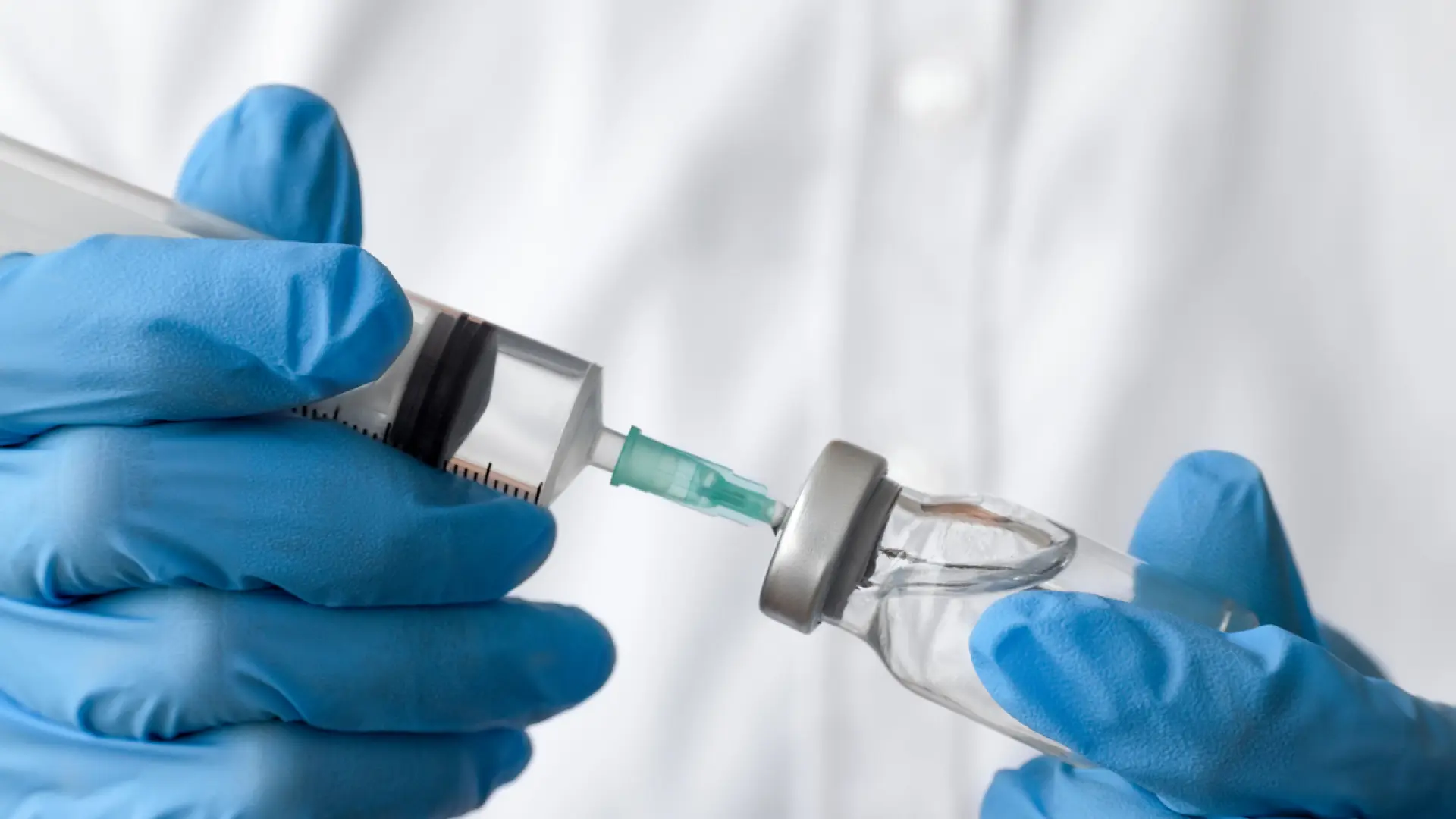 Vacunas contra el cáncer: qué tipos hay, en qué fase está cada una, para qué tipos de tumores...
