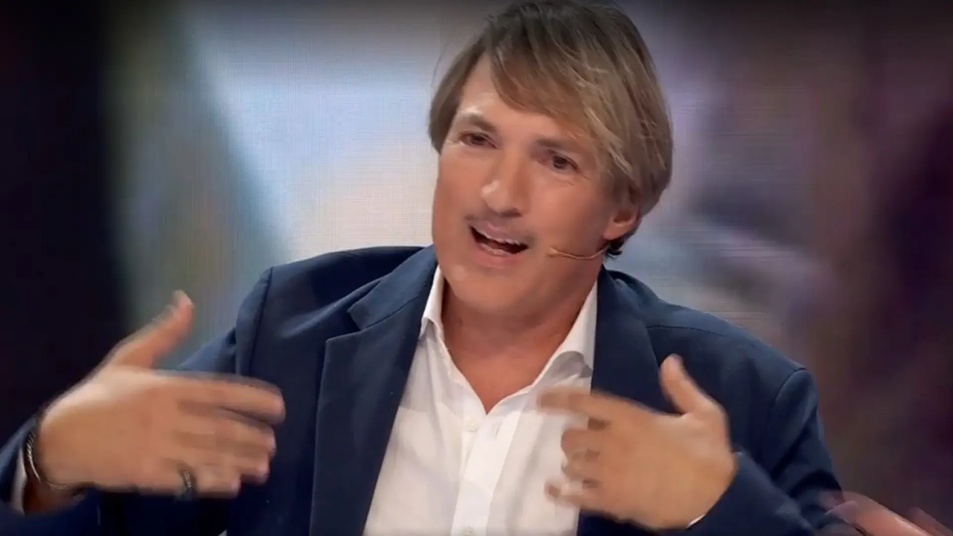 Ismael Beiro huye de la prensa tras las tras las denuncias por impagos en su espectáculo