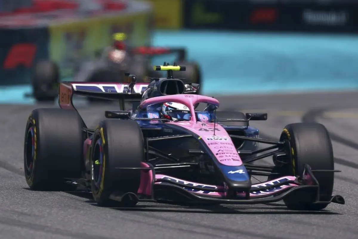 Colapinto fue 10º en la primera práctica y bajó al puesto 15º en la segunda del GP de España