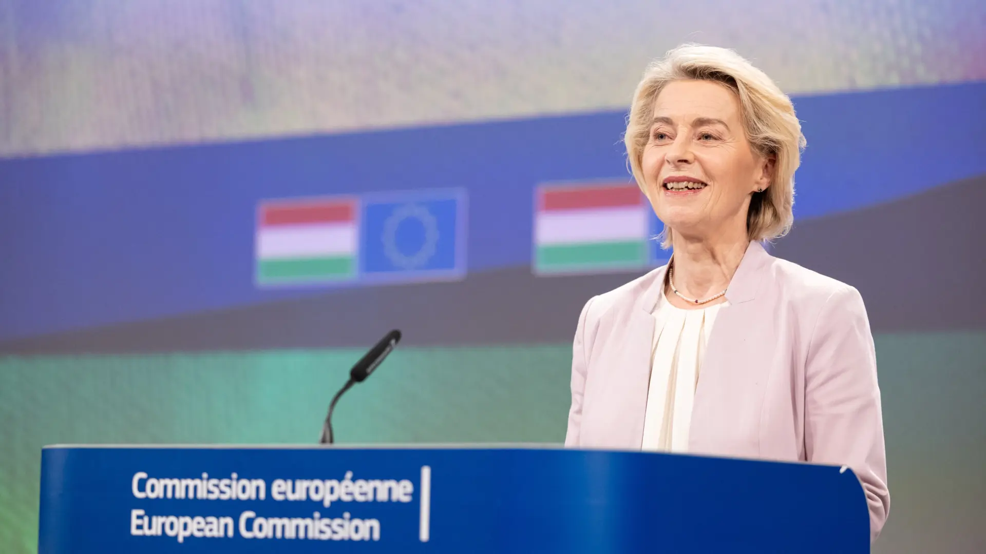 La UE amplía el expediente a España y le exige eliminar el poder de veto del Ejecutivo a las fusiones bancarias