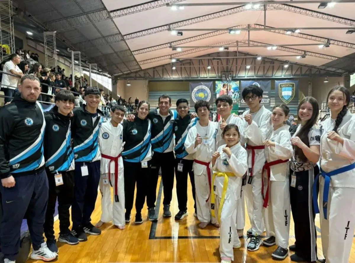 Taekwondistas de San Pedro conquistaron una docena de medallas en la Copa Tres Fronteras