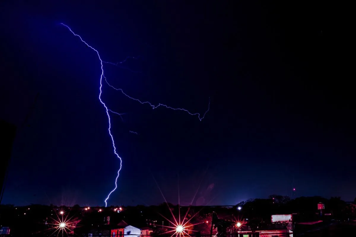 Llueve en gran parte de la provincia y hay alerta amarilla por tormentas fuertes
