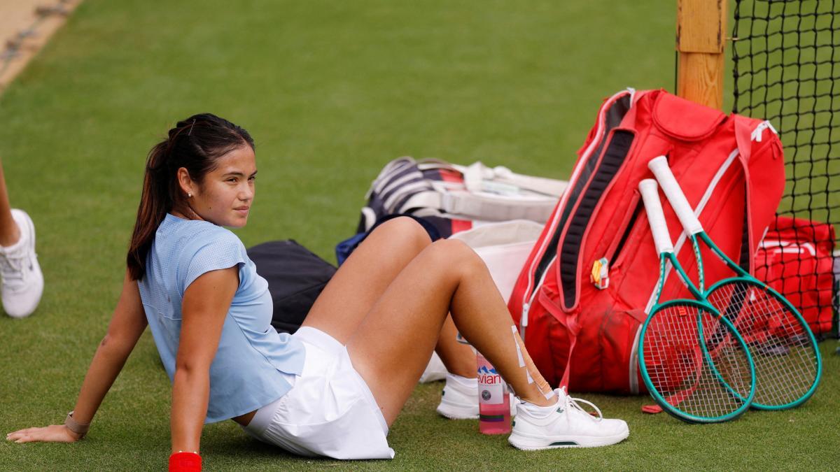 A horas de debutar en Wimbledon, Emma Raducanu sufre fractura por fatiga
