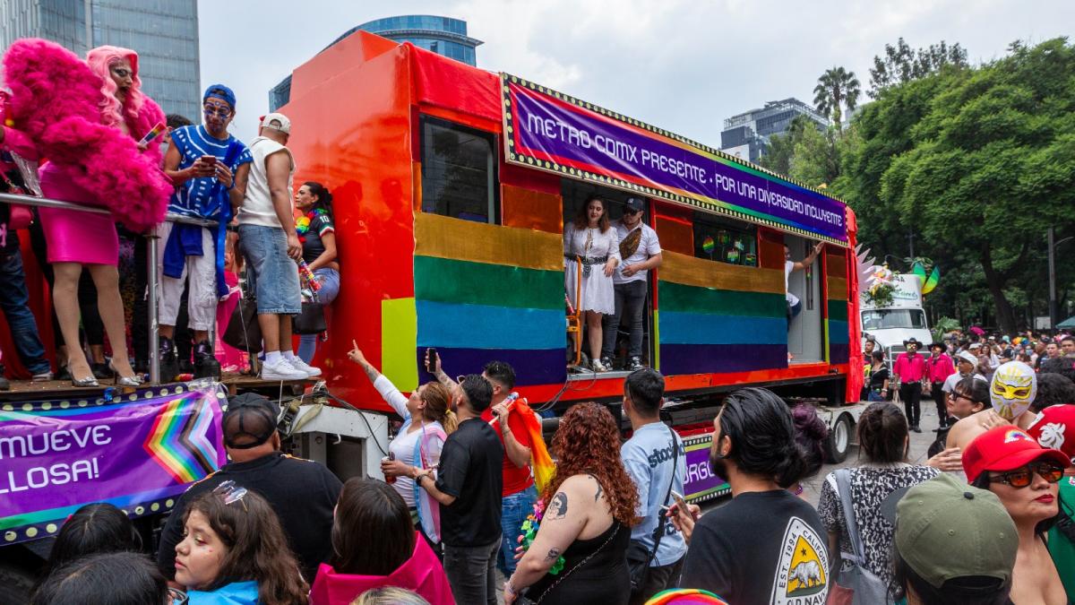 Más de medio millón de personas acuden a Marcha del Orgullo LGBT+
