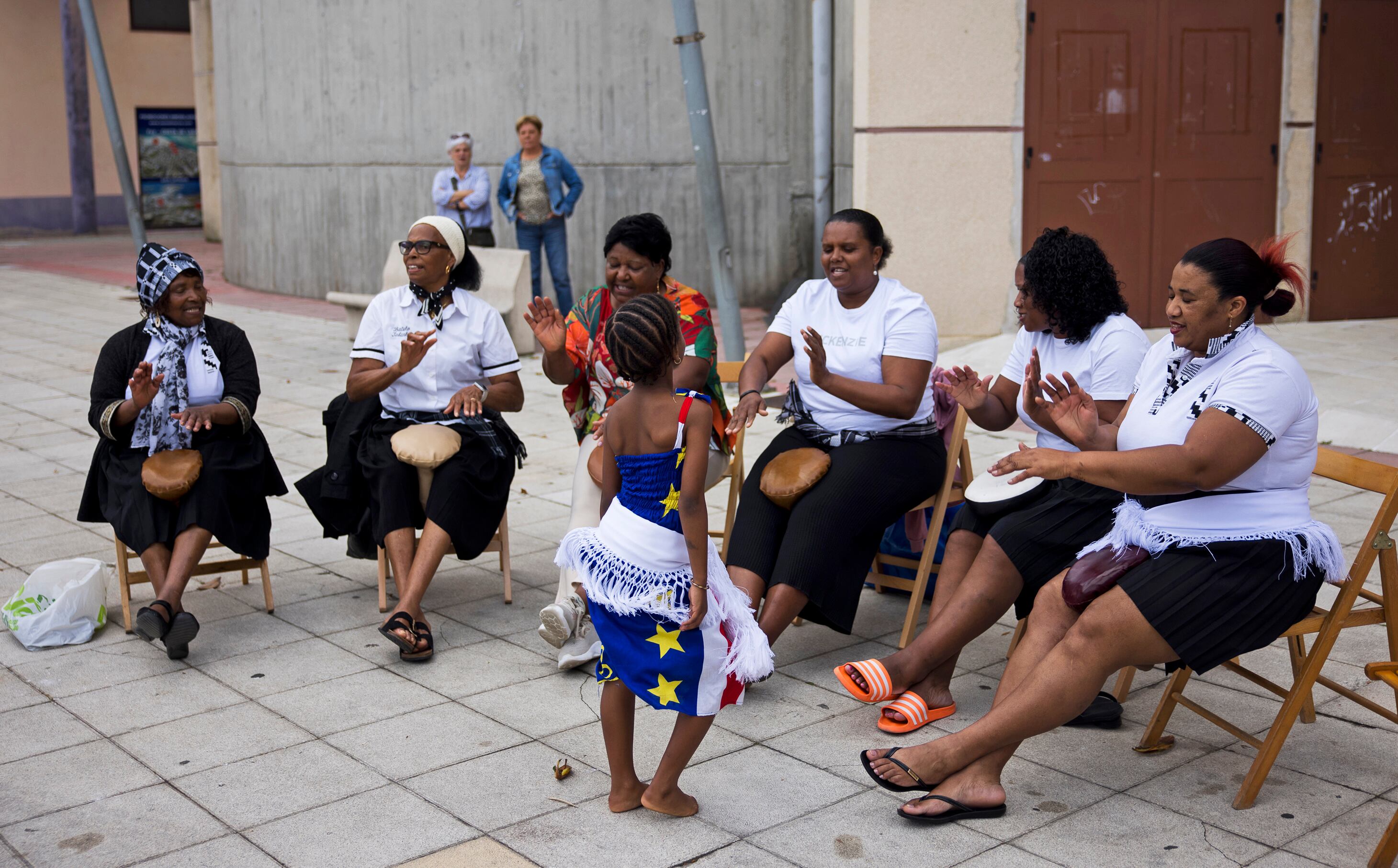 El España-Cabo Verde del Mundial se seguirá de otra manera en Burela (Galicia), donde el 10% de los vecinos proceden de ese archipiélago africano