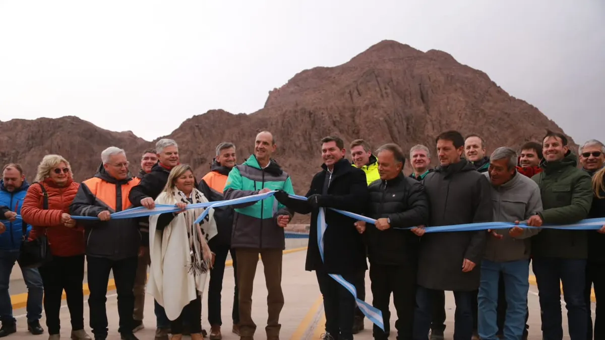 Calingasta: Orrego y autoridades de Glencore inauguraron dos puentes para potenciar el desarrollo productivo de la zona