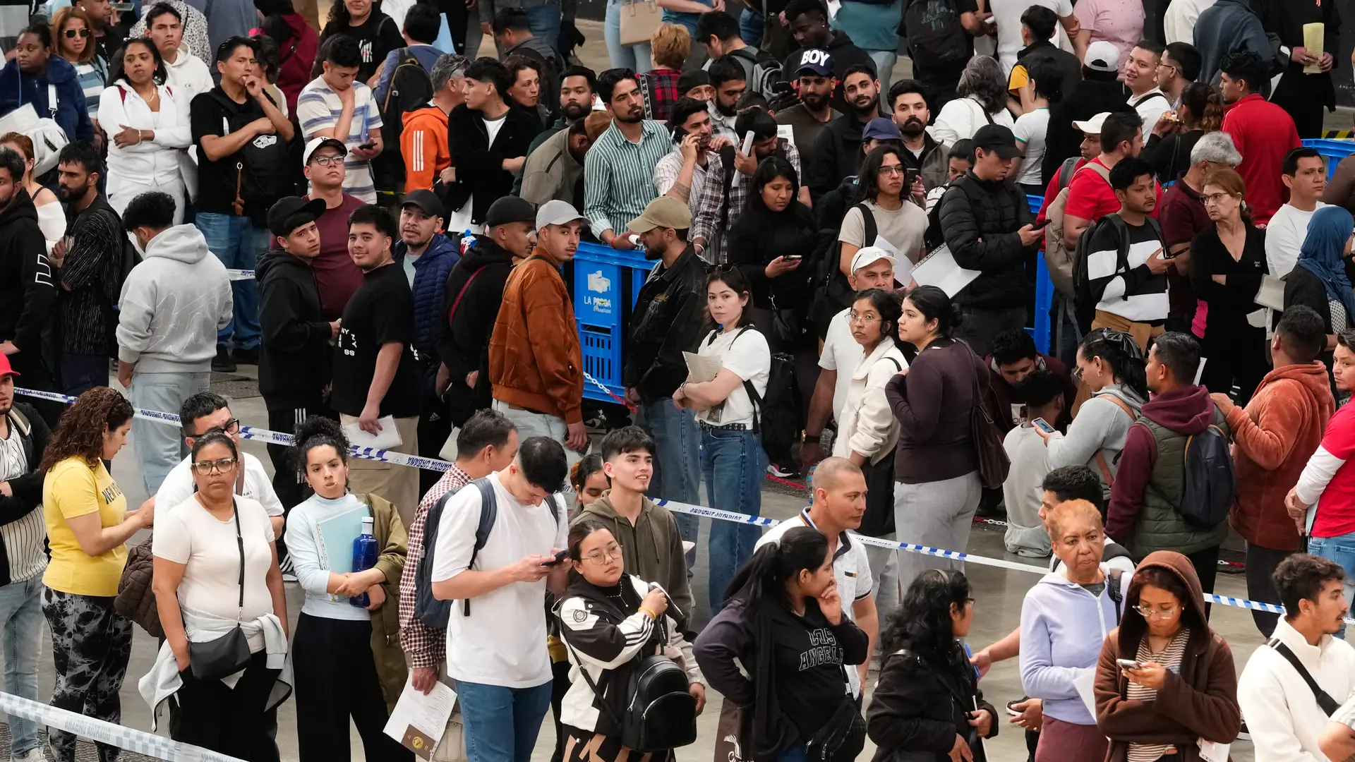 Colombia y Marruecos concentran casi la mitad de las peticiones de regularización y el 34% lleva menos de un año en España