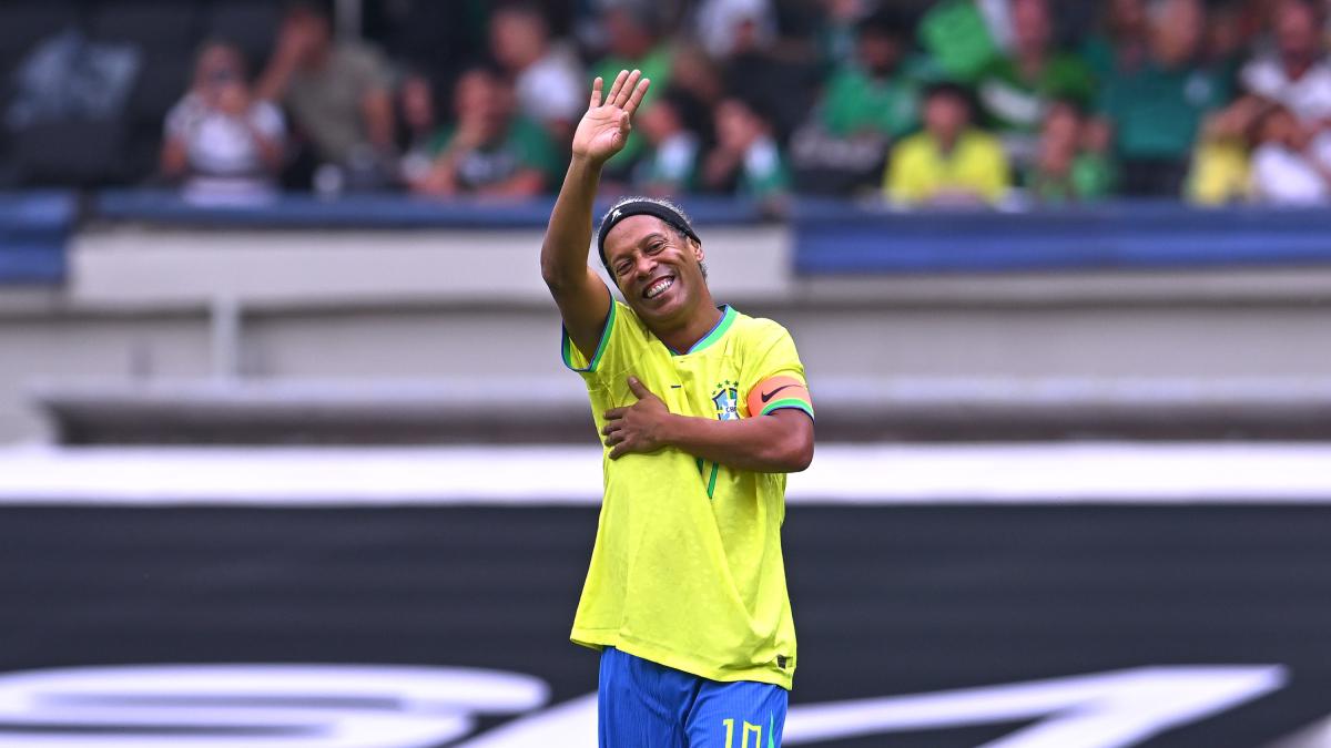 ¡Ronaldinho vuelve a las canchas! Sale del retiro y ficha por club italiano