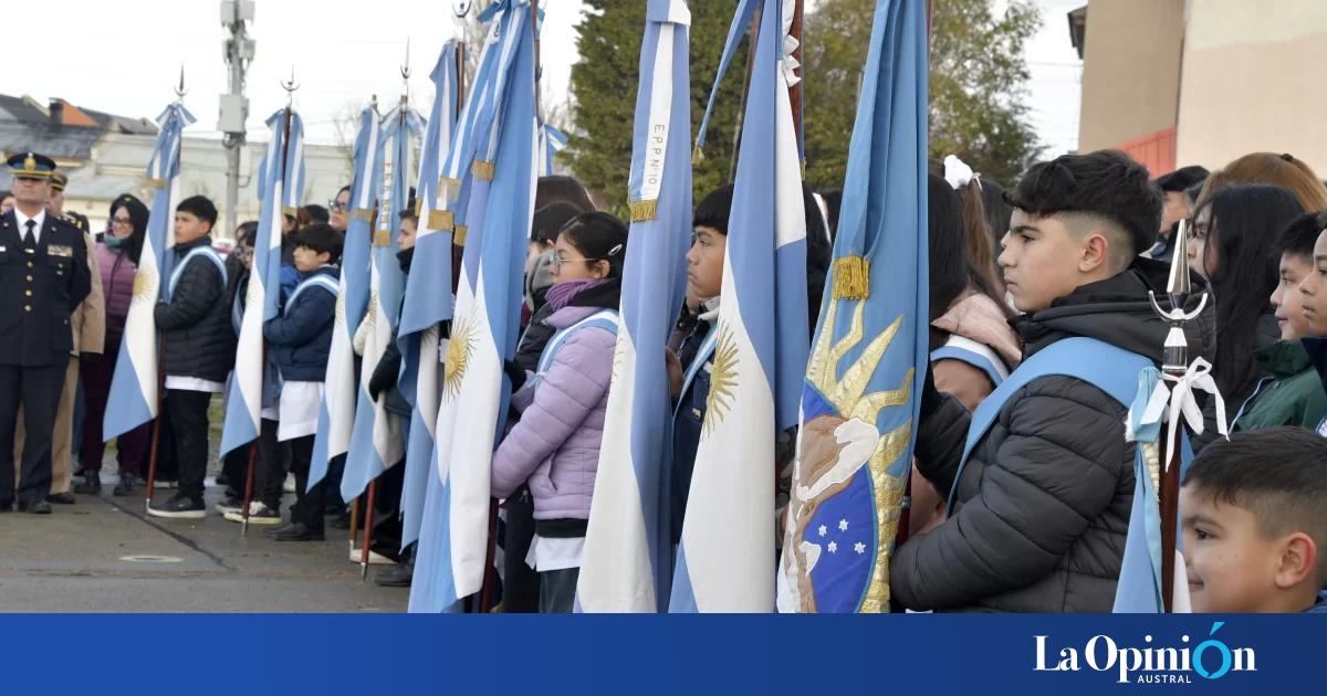 Día de la Bandera: vecinos de Río Gallegos honraron al general Manuel Belgrano