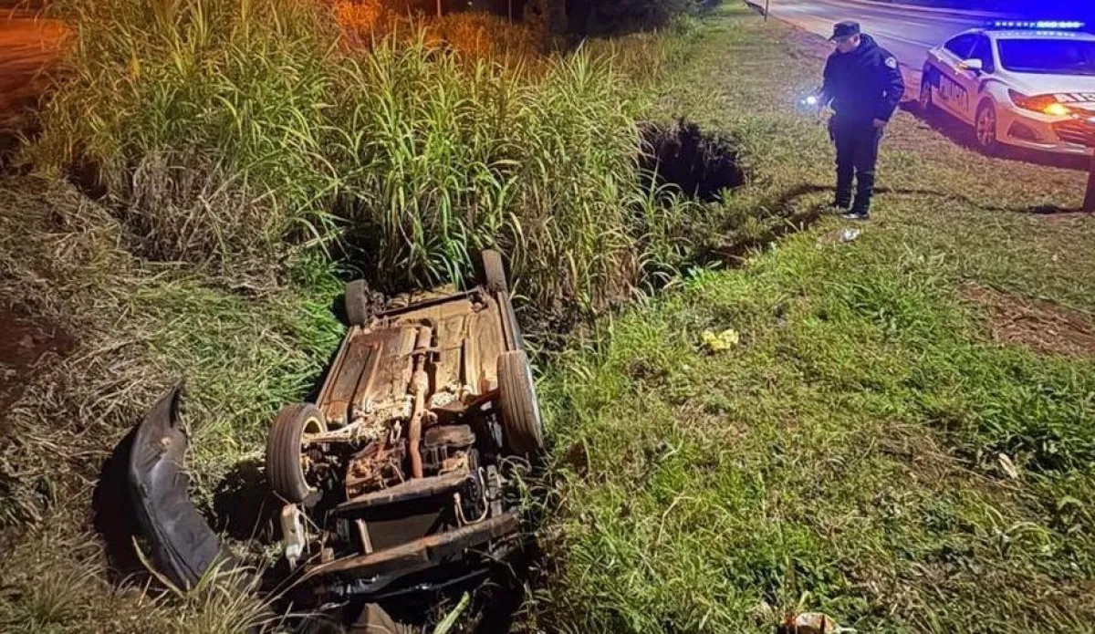 Manejaba con 1,38 g/l de alcohol, volcó sobre la Ruta 14 y terminó demorado en Oberá