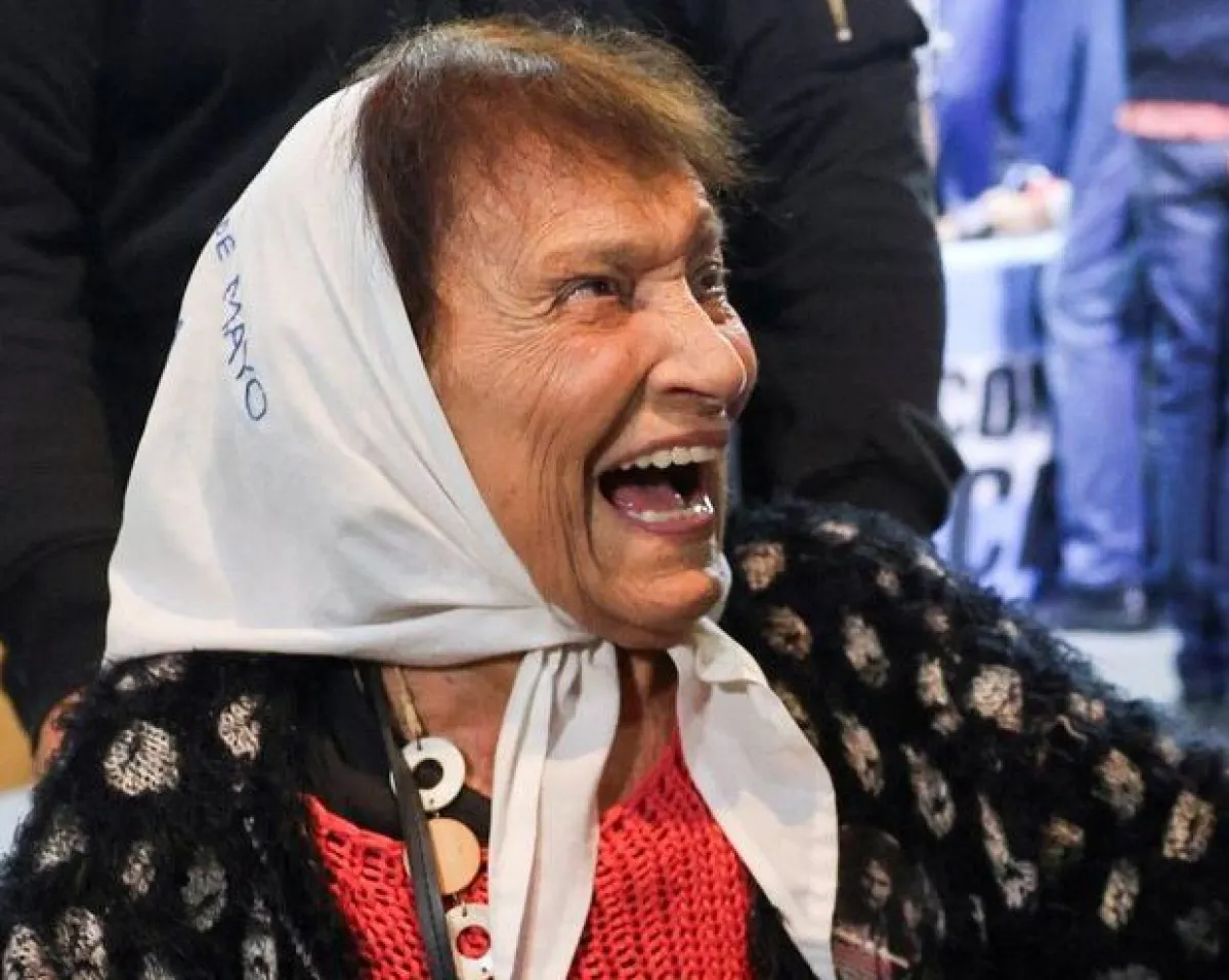 Murió Taty Almeida, madre de Plaza de Mayo y referente de la lucha por los derechos humanos