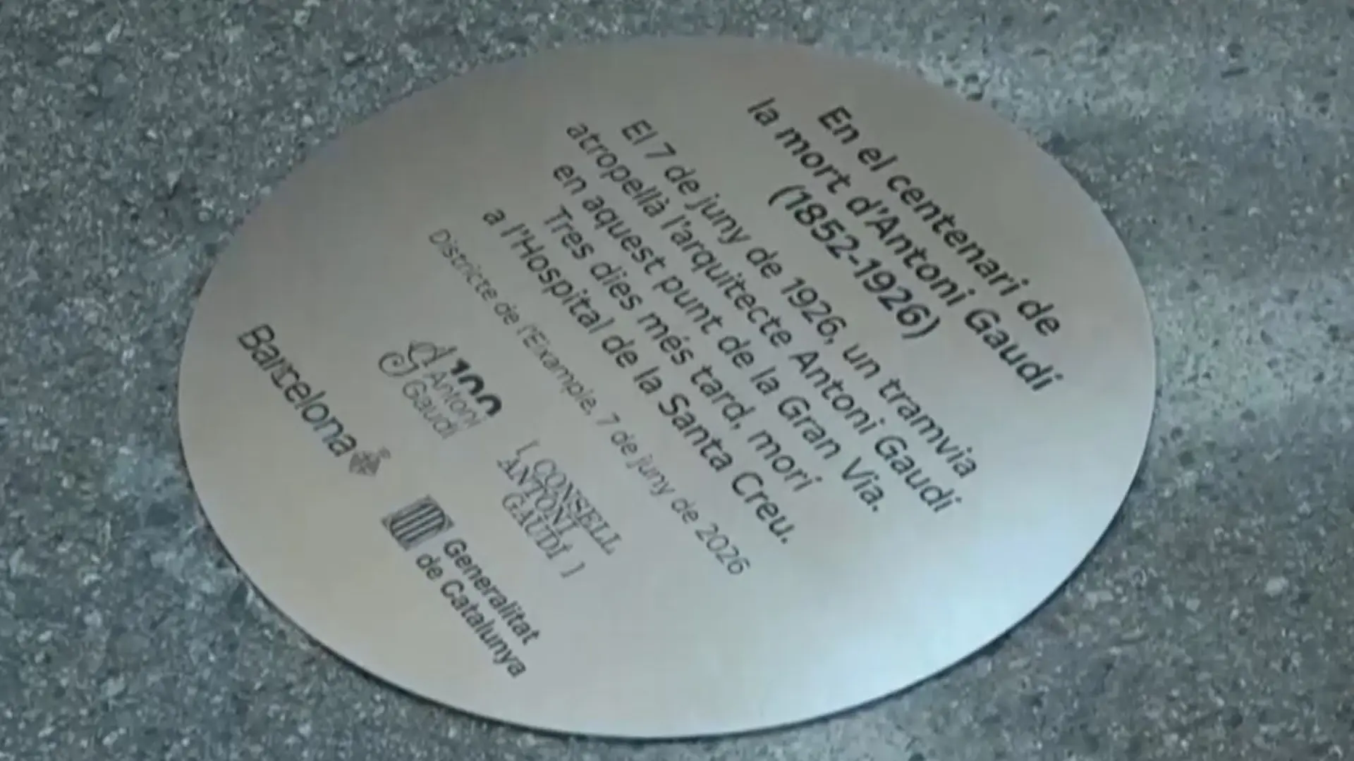 Barcelona homenajea a Gaudí con una placa en el punto donde sufrió su mortal accidente