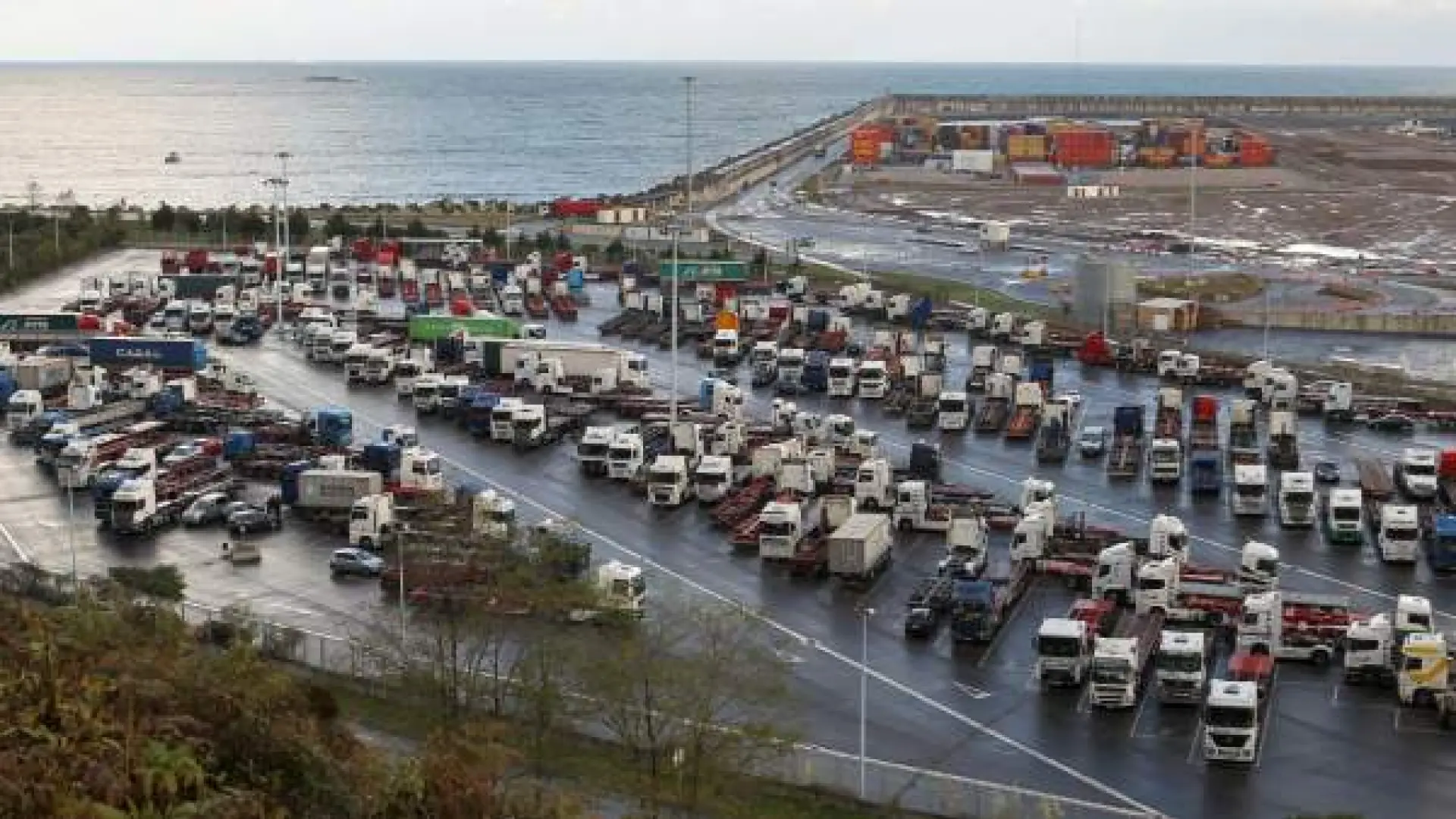 UGT desconovoca la huelga de camioneros y conductores de bus al obtener garantías "por escrito" sobre la jubilación anticipada