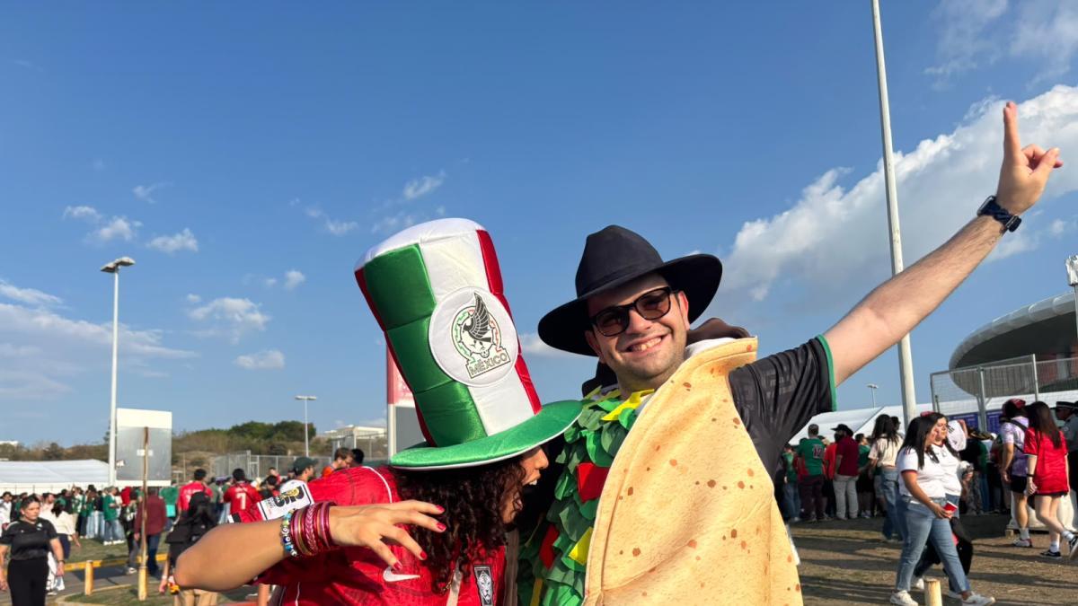 Taco es un mensaje de paz: extranjeros, felices en México