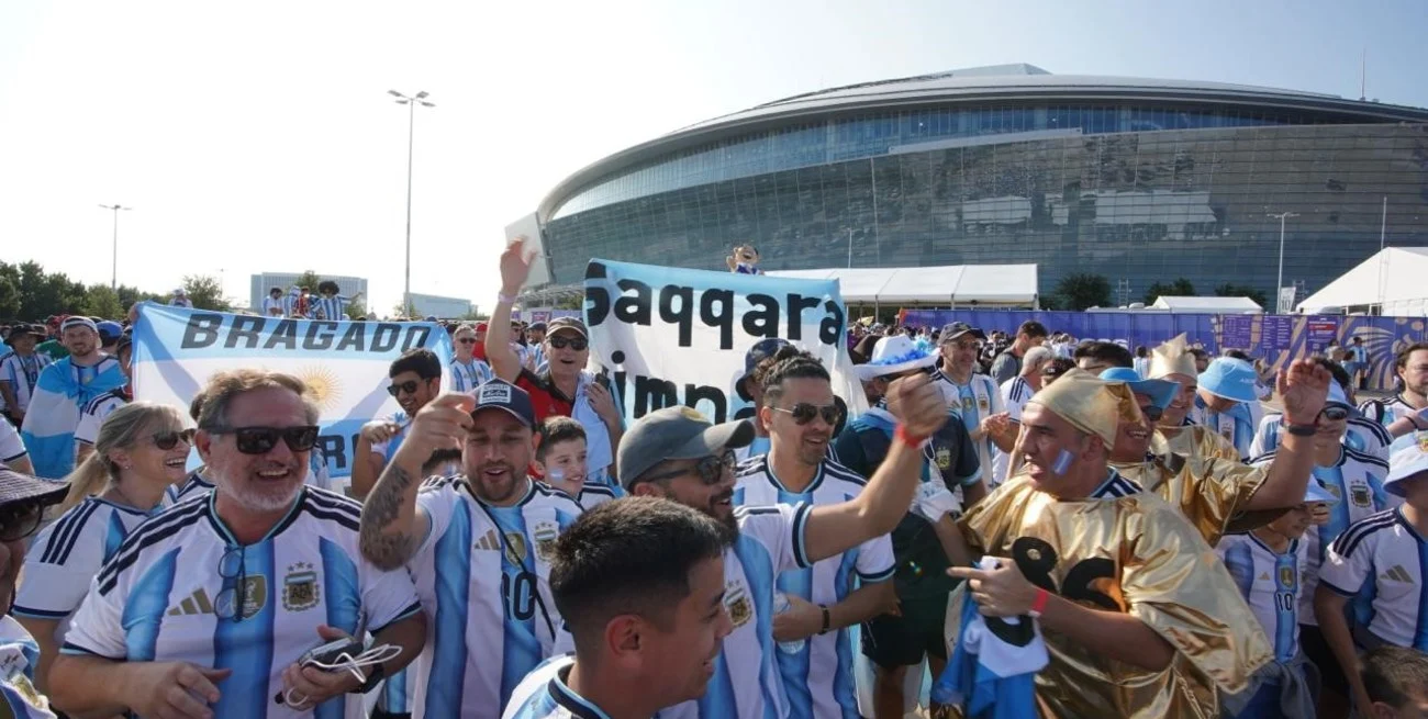 Dallas, las entradas, algunos estafados y el aura del golazo de Maradona para iluminar a Messi