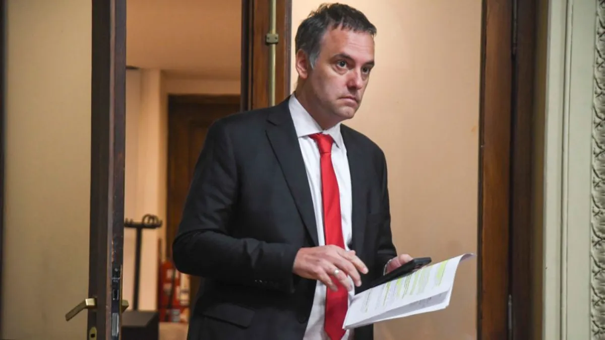 El alquiler del country en el que vive la madre de Adorni fue pagado en dólares y con un año de adelanto