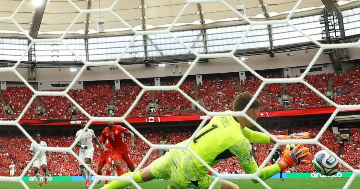 Suiza le ganó a Canadá 2 a 1 por la fase de grupos
