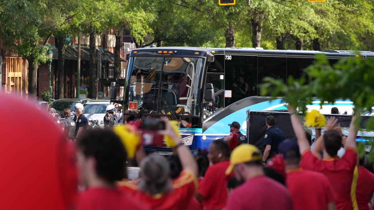La llegada de España a Chattanooga desata la locura