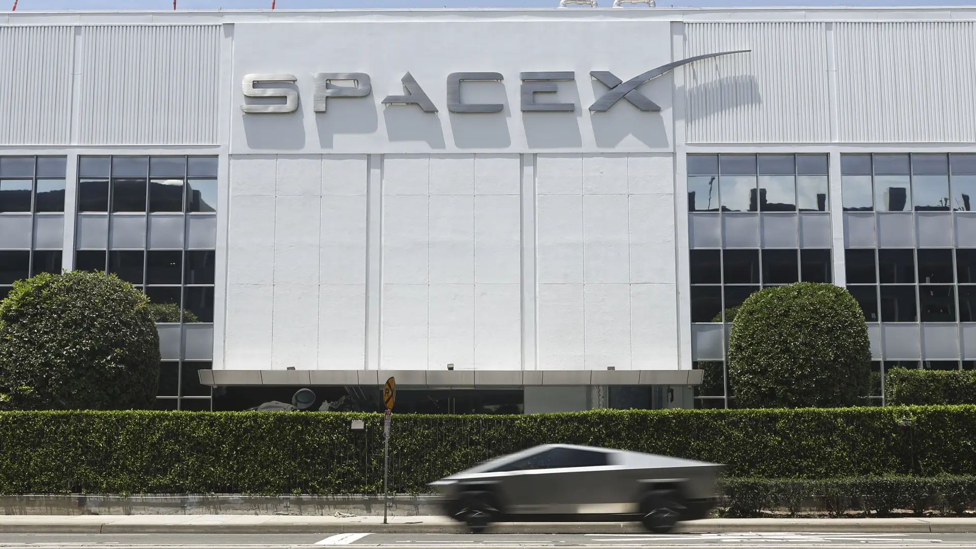 SpaceX fija en 135 dólares el precio de su acción en la mayor salida a Bolsa