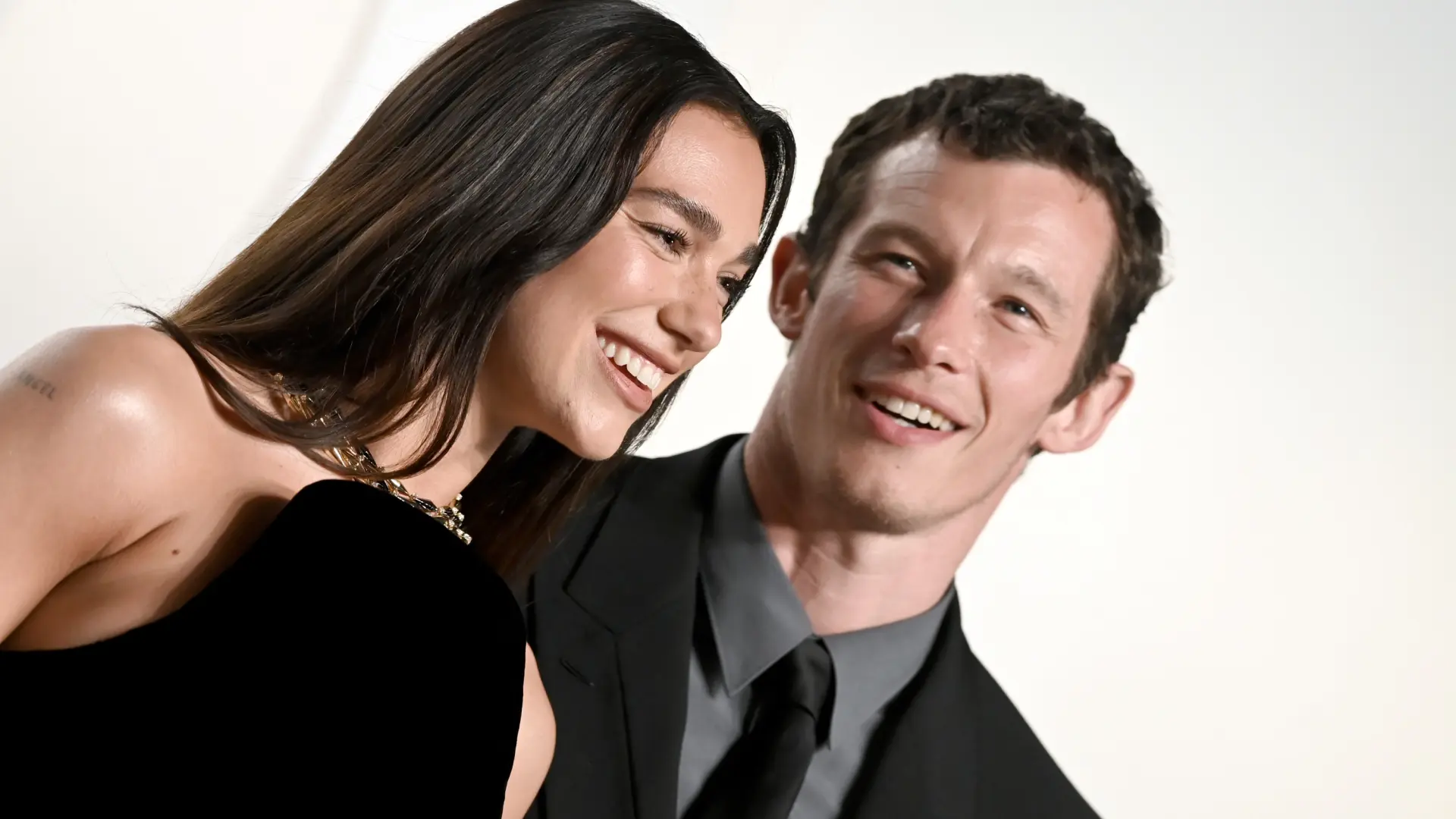 Las tórridas imágenes de Dua Lipa y Callum Turner durante su luna de miel