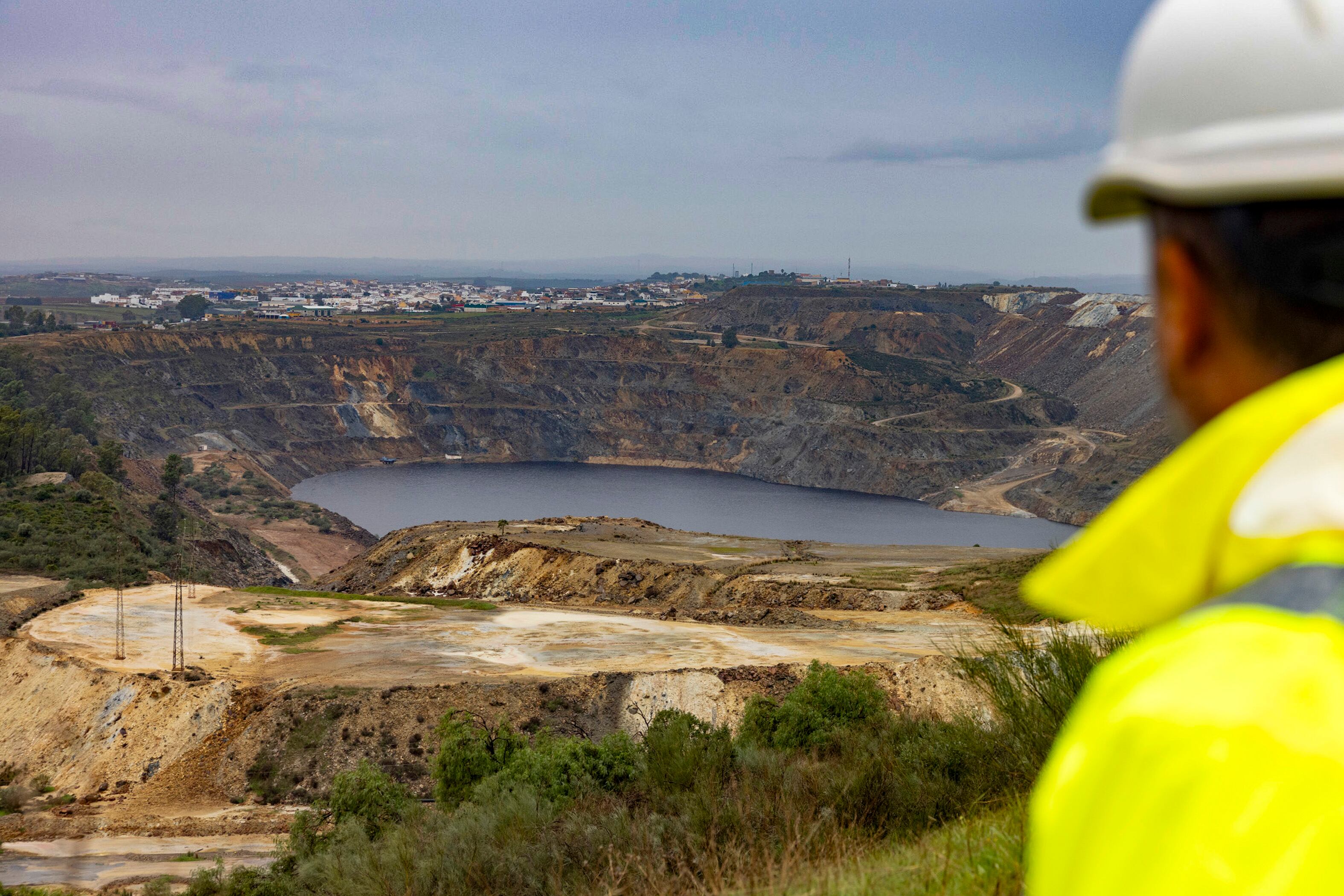 La Junta copió y pegó un informe de Minas Los Frailes para considerarlas de "interés superior" y eludir la norma europea