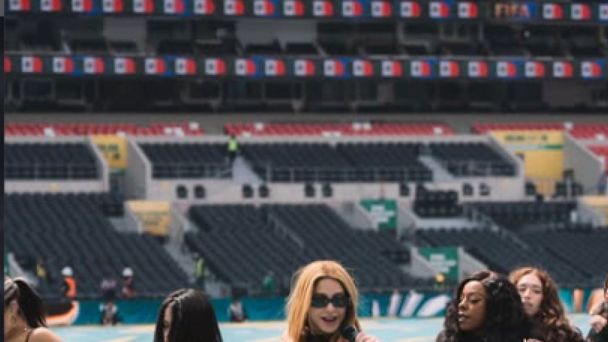 Shakira y Salma Hayek visitaron el Estadio Ciudad de México antes de la inauguración