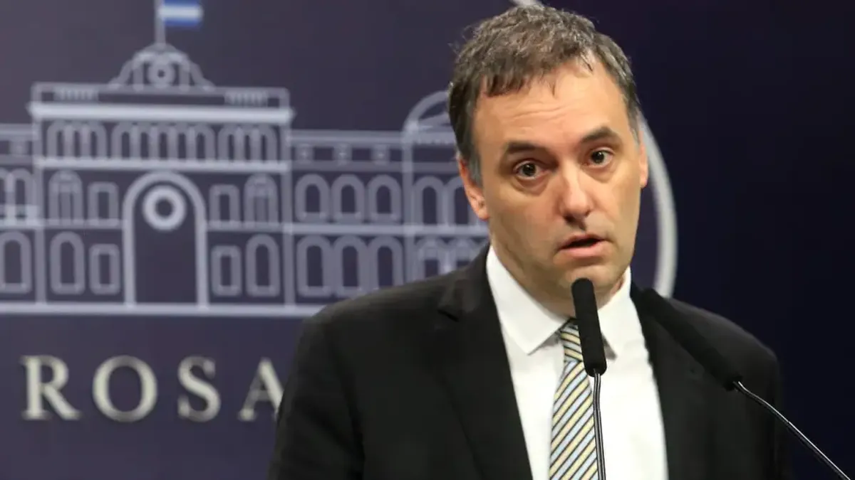 El irónico posteo de Sacachispas en referencia a Adorni