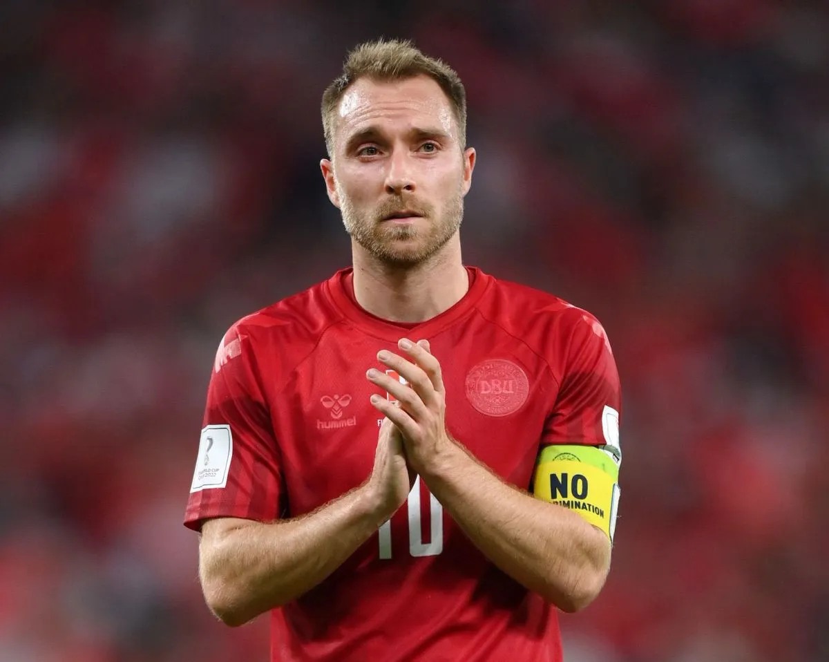 Dinamarca: Eriksen se volvió a desplomar en el campo de juego y se suspendió el amistoso