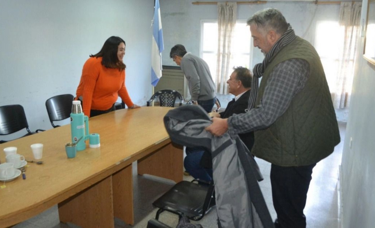 Echaron a una decena de municipales de Santa Isabel