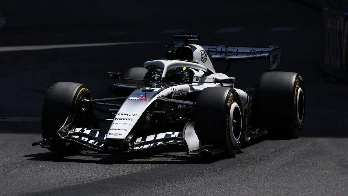 Complicado inicio en Austria: Antonelli manda y Checo Pérez con problemas