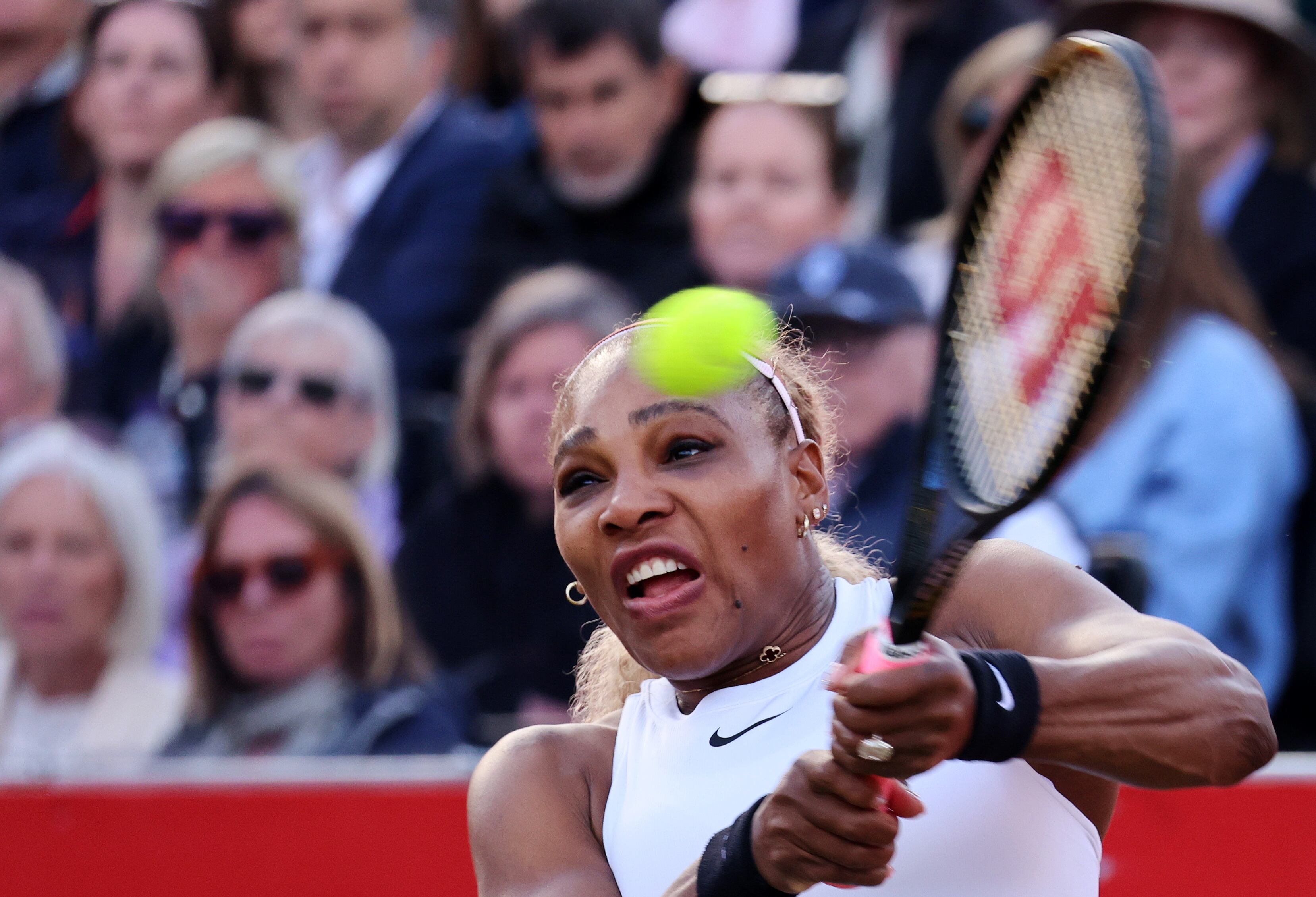 Serena Williams vuelve a su manera: ganando