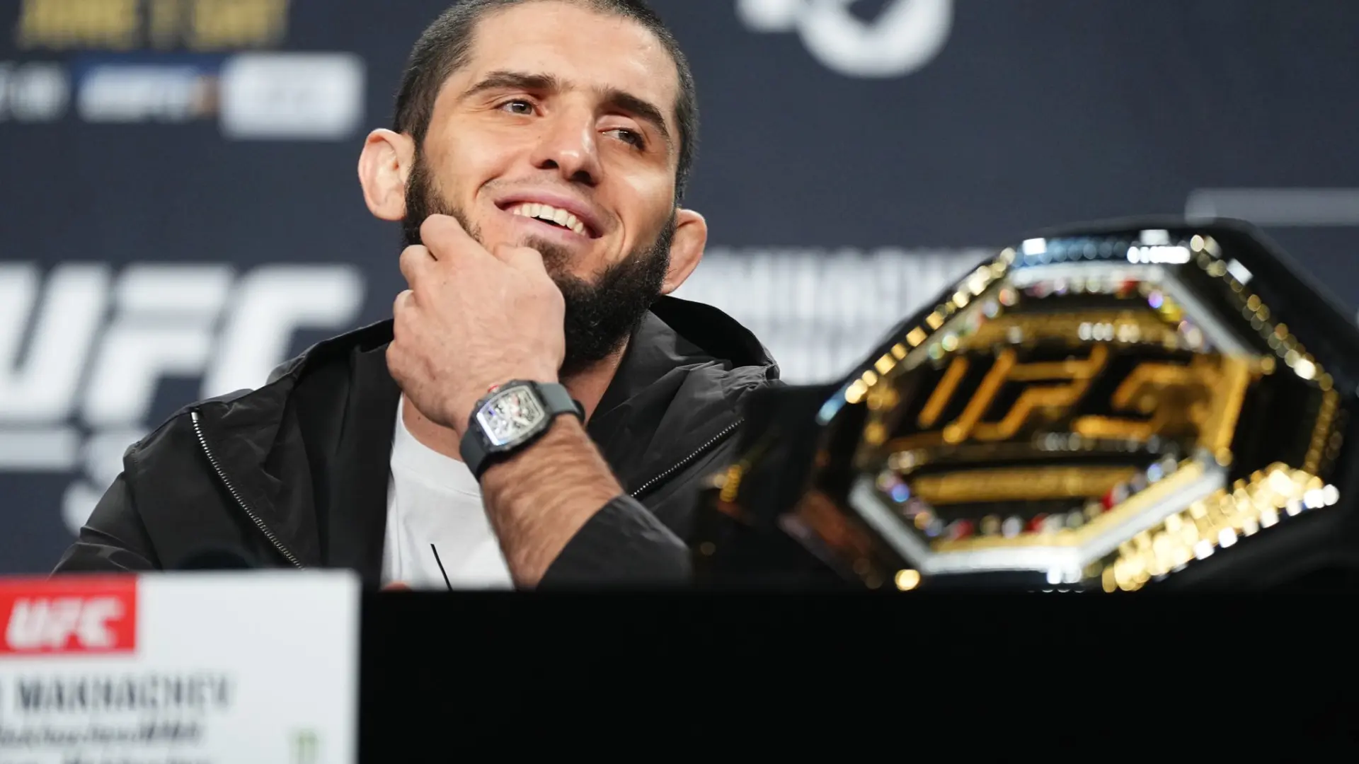 Makhachev avisa a los que no dan opciones a Gaethje frente a Topuria: "Tiene mucha experiencia"