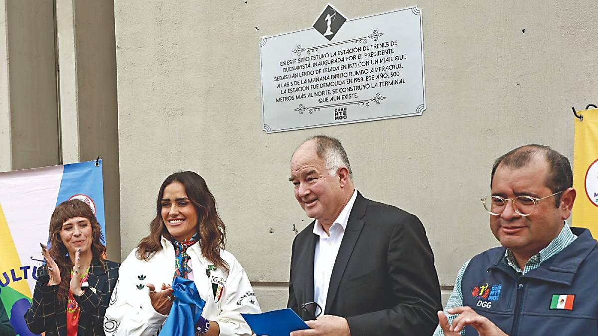 Develan Ruta de la memoria; colocarán 100 placas en la Cuauhtémoc