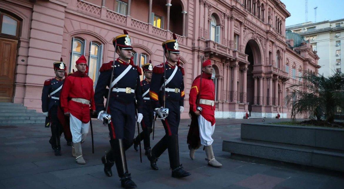 Infernales salteños participaron del cambio de guardia en Casa Rosada en homenaje a Güemes